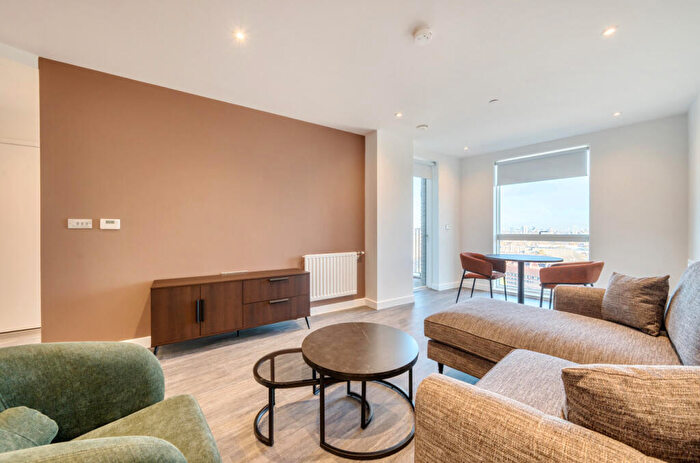 1 Bedroom Apartment To Rent In Thurlow Street, London, SE17