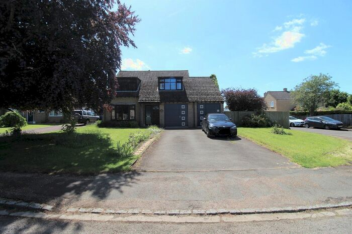 4 Bedroom Detached House For Sale In Butlers Close, Aston Le Walls, NN11