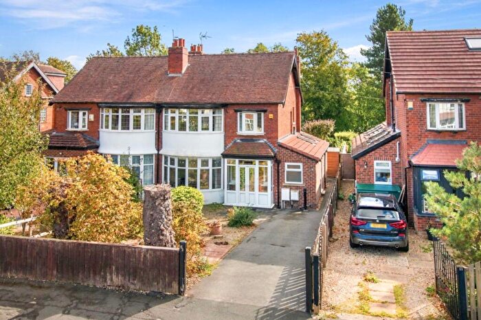 3 Bedroom Semi-Detached House For Sale In Davies Avenue, Leeds, LS8
