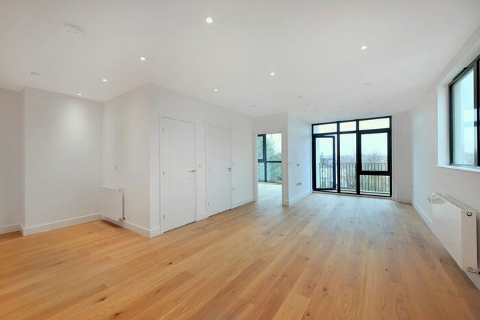 1 Bedroom Flat To Rent In 120 Bridge Rd, London KT16