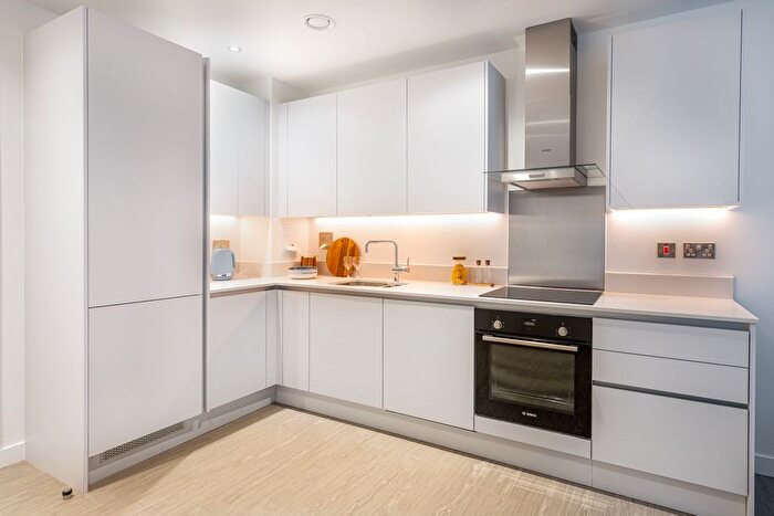 1 Bedroom Flat For Sale In Clayton Road, Hayes, UB3