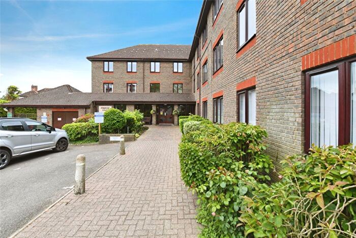 1 Bedroom Flat For Sale In Primrose Court, Kings Road, Brentwood, Essex, CM14