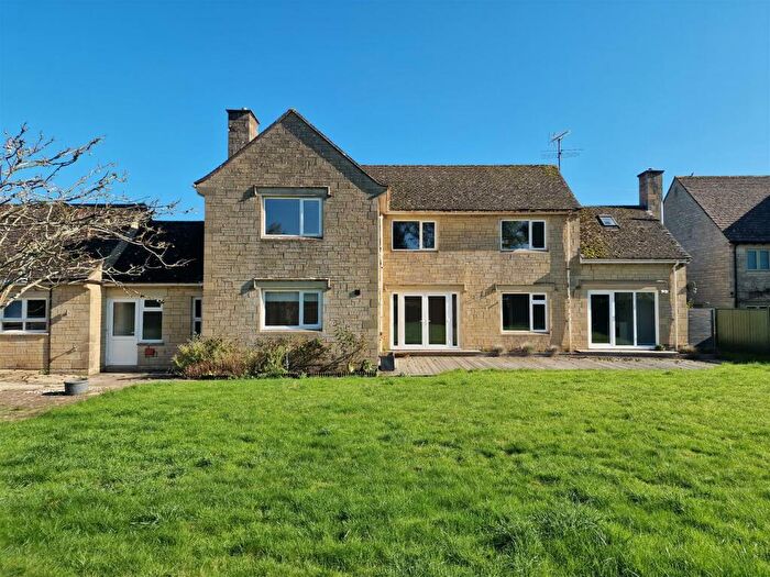 4 Bedroom Detached House To Rent In Castle Gate | South Cerney, GL7