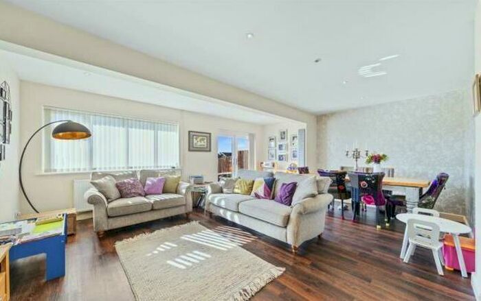 3 Bedroom House To Rent In Fitzwilliam Drive, Barton Seagrave, Kettering, NN15