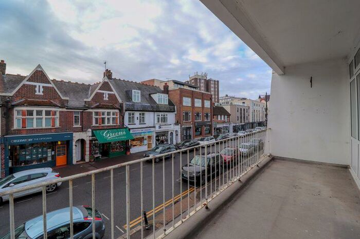 2 Bedroom Apartment To Rent In Rectory Grove, Leigh-On-Sea, SS9