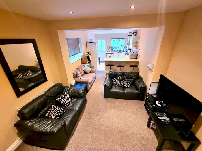 4 Bedroom Semi-Detached House To Rent In Pretoria Road, Canterbury, CT1