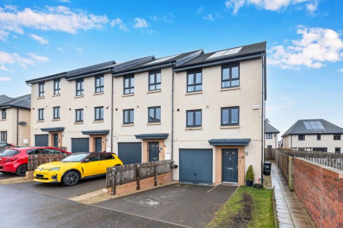 3 Bedroom Town House For Sale In Ferrier Medway, Gilmerton, Edinburgh, EH17