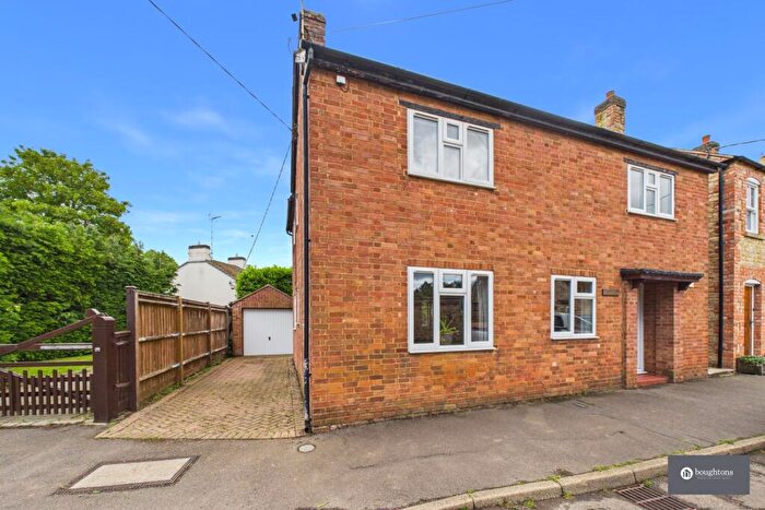 3 Bedroom Detached House For Sale In Broad Street, Syresham, NN13