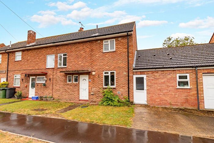 3 Bedroom Semi Detached House For Sale In Thompson Close, Swanton Morley, Norfolk, NR20