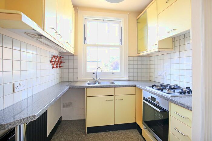 1 Bedroom Semi-Detached House To Rent In Red Lion Road, Surbiton, KT6