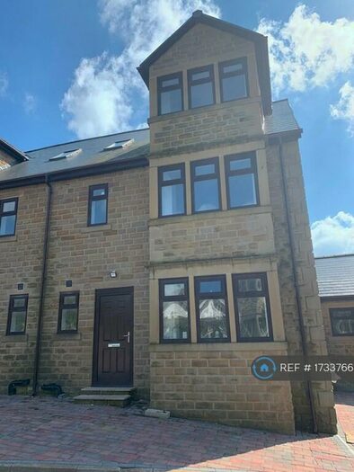 5 Bedroom Semi-Detached House To Rent In The Dean, Bradford, BD8