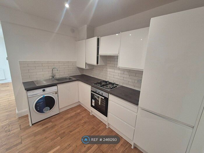 2 Bedroom Flat To Rent In Vicarage Road, London, E10