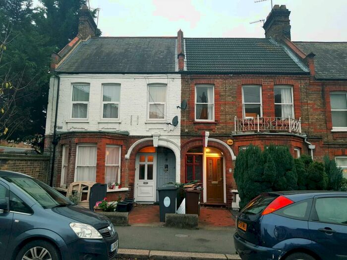 2 Bedroom Flat To Rent In Badlis Road, Walthamstow, E17