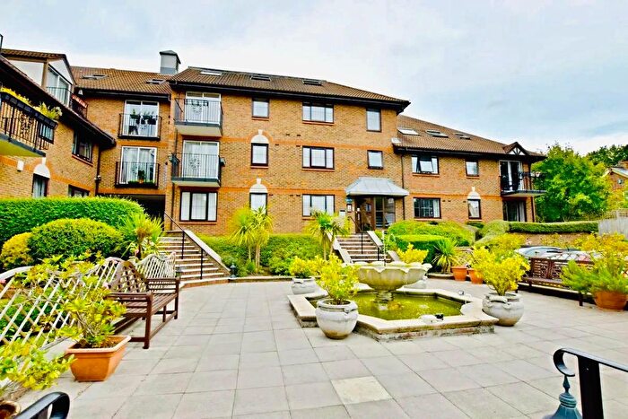 2 Bedroom Flat To Rent In Lansdowne Road, Purley, CR8