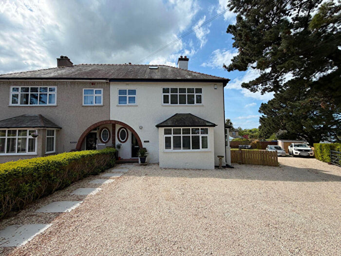 4 Bedroom Semi-Detached House For Sale In Priestley Road, Caernarfon, Gwynedd, LL55