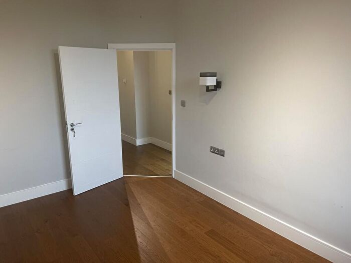 1 Bedroom Apartment To Rent In Hazelwick Avenue, Crawley, RH10