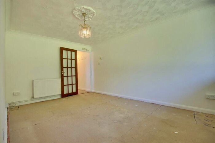 1 Bedroom Flat For Sale In Longfield Avenue, Fareham, PO14