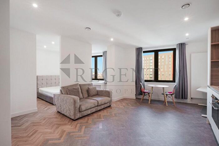 Apartment To Rent In Skyline Apartments, Makers Yard, E3