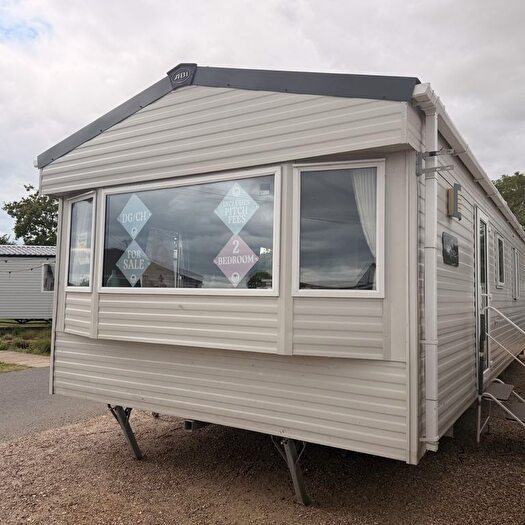 2 Bedroom Park Home For Sale In Beach Road, Hemsby, Great Yarmouth, NR29
