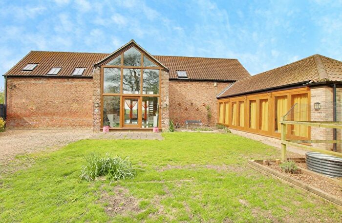 3 Bedroom Barn Conversion For Sale In High Road, Guyhirn, PE13