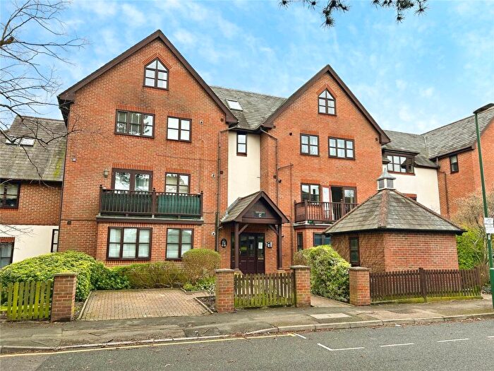 2 Bedroom Flat For Sale In Thicket Road, Sutton, Surrey, SM1