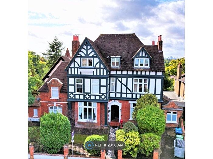 3 Bedroom Flat To Rent In Oaklands Road, Bromley, BR1