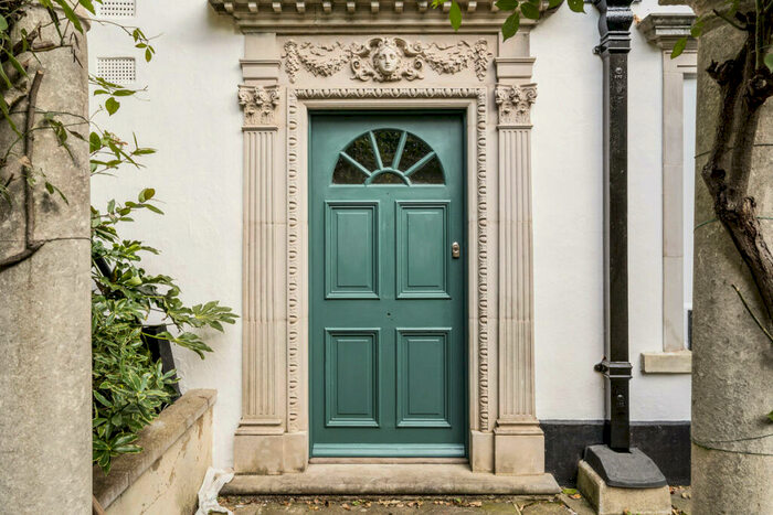 4 Bedroom Terraced House To Rent In Hampton Court Road, East Molesey, KT8