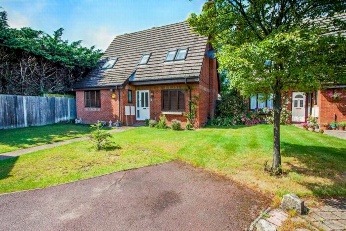 4 Bedroom Detached House To Rent In Mount Pleasant Lane, Bricket Wood, St. Albans, Hertfordshire, AL2