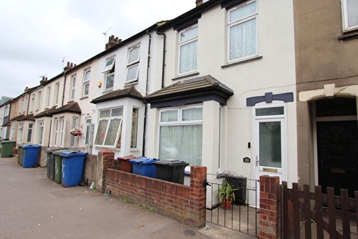 5 Bedroom Town House To Rent In , London Road, Grays, RM20
