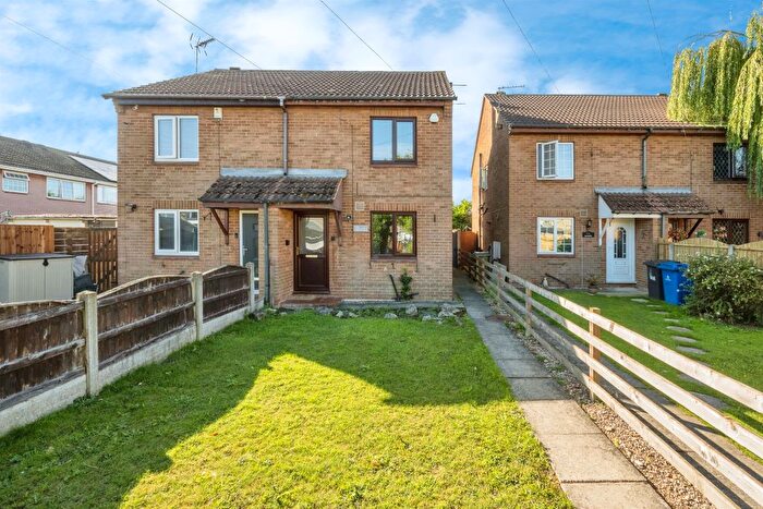 3 Bedroom Semi-Detached House For Sale In St. Michaels Drive, Thorne, Doncaster, DN8