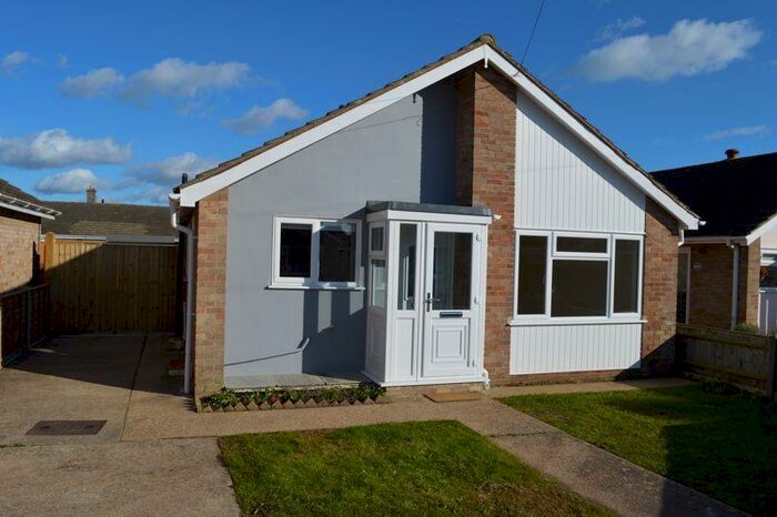 2 Bedroom Detached Bungalow To Rent In Willow Wood Road, Hayling Island., PO11
