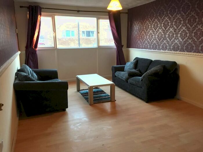 3 Bedroom Town House To Rent In Langhorn Close, Heaton, Newcastle Upon Tyne, NE6