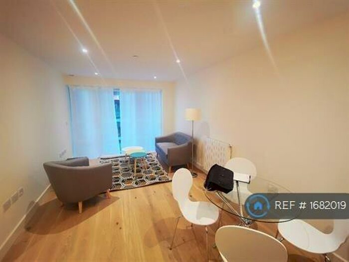 2 Bedroom Flat To Rent In Norton House, London, SE18