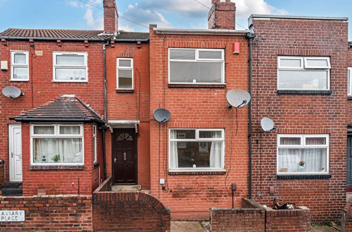 3 Bedroom Terraced House For Sale In Aviary Place, Armley, Leeds, LS12