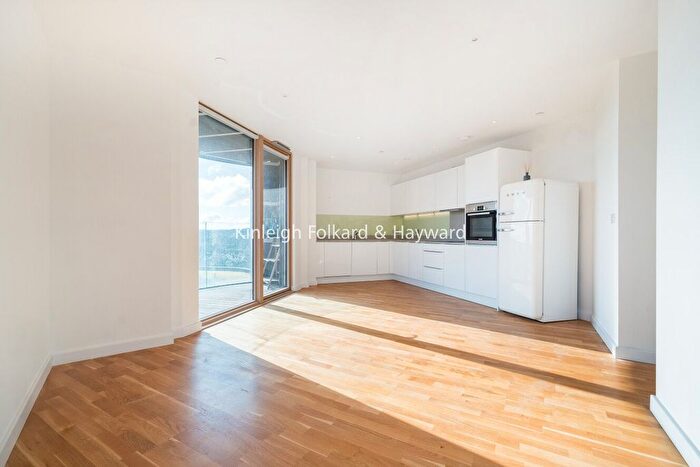 2 Bedroom Flat To Rent In St. Marks Square, Bromley, BR2