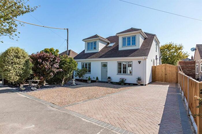 4 Bedroom Detached Bungalow For Sale In Cherry Orchard, Chestfield, Whitstable, CT5