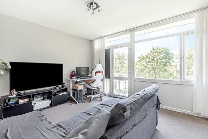 1 Bedroom Maisonette To Rent In Dene Gardens, Stanmore, HA7