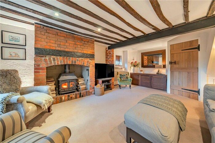 3 Bedroom Detached House For Sale In Church Road, North Waltham, Basingstoke, Hampshire, RG25