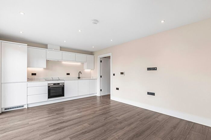 Studio To Rent In Glebe Road, London, E8