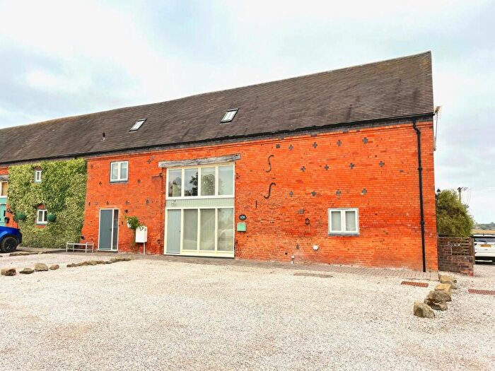 4 Bedroom Barn Conversion To Rent In Wigginton Field Barns, Wigginton, B79
