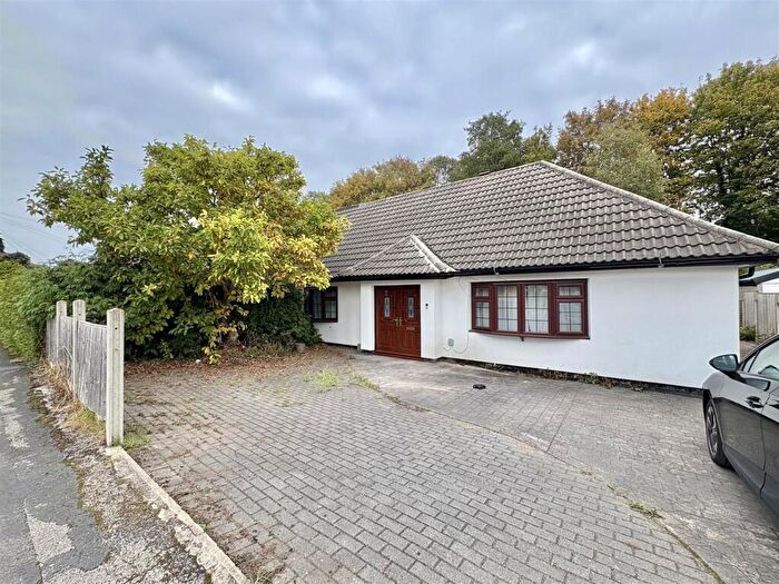 4 Bedroom House To Rent In Orston Drive, Nottingham, NG8