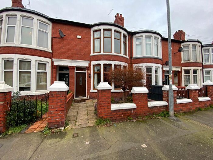 3 Bedroom Terraced House For Sale In Gainsborough Road, Crewe, CW2