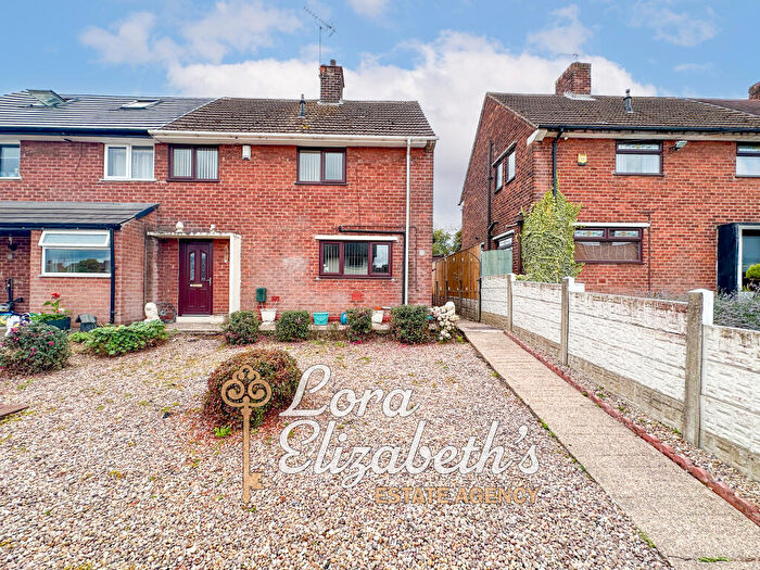 3 Bedroom Semi-Detached House For Sale In Hawthorne Avenue, Shirebrook, Derbyshire, NG20