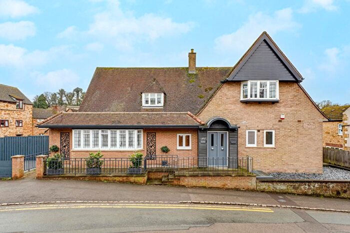 1 Bedroom Flat For Sale In Church Street, Cottingham, LE16