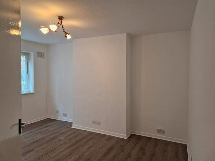 2 Bedroom Maisonette To Rent In Dormers Wells Lane, Southall, UB1