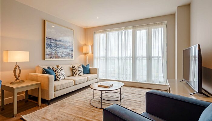 2 Bedroom Apartment To Rent In Westferry Circus, London, E14