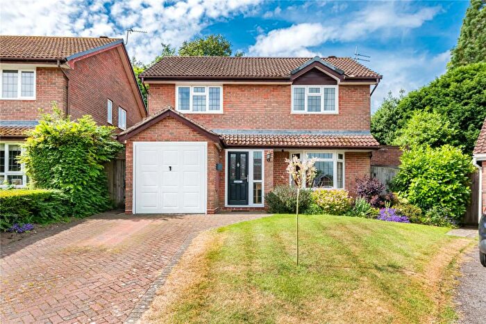 3 Bedroom Detached House For Sale In Chestnut Walk, Pulborough, West Sussex, RH20