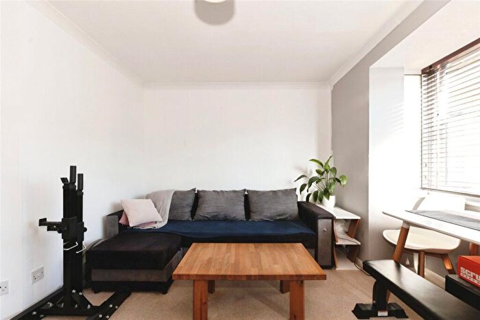 1 Bedroom Flat For Sale In Greyhound Road, Sutton, SM1
