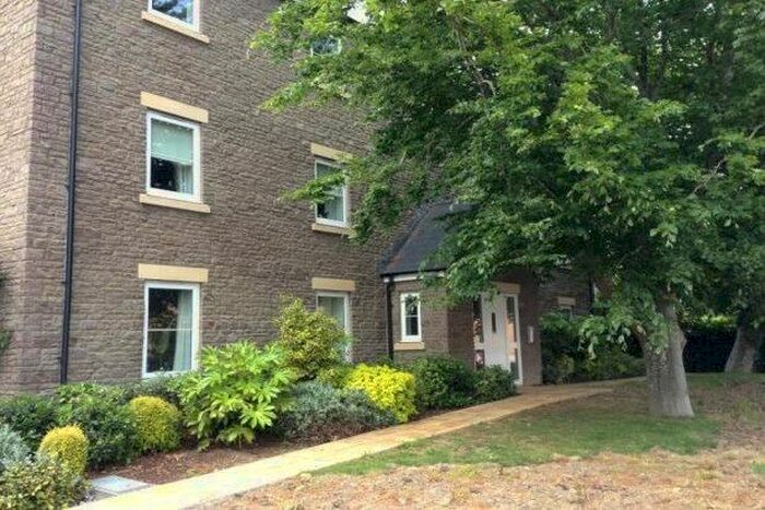 2 Bedroom Property To Rent In Station Road, Taunton, TA2