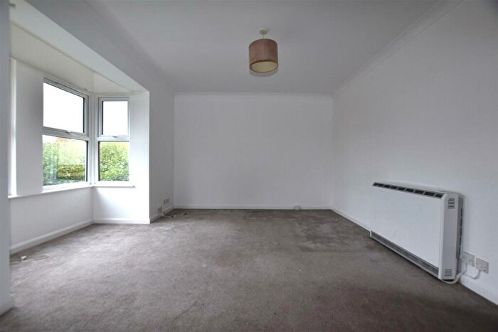 2 Bedroom Flat To Rent In Westbourne Court, Wilson Road, RG30